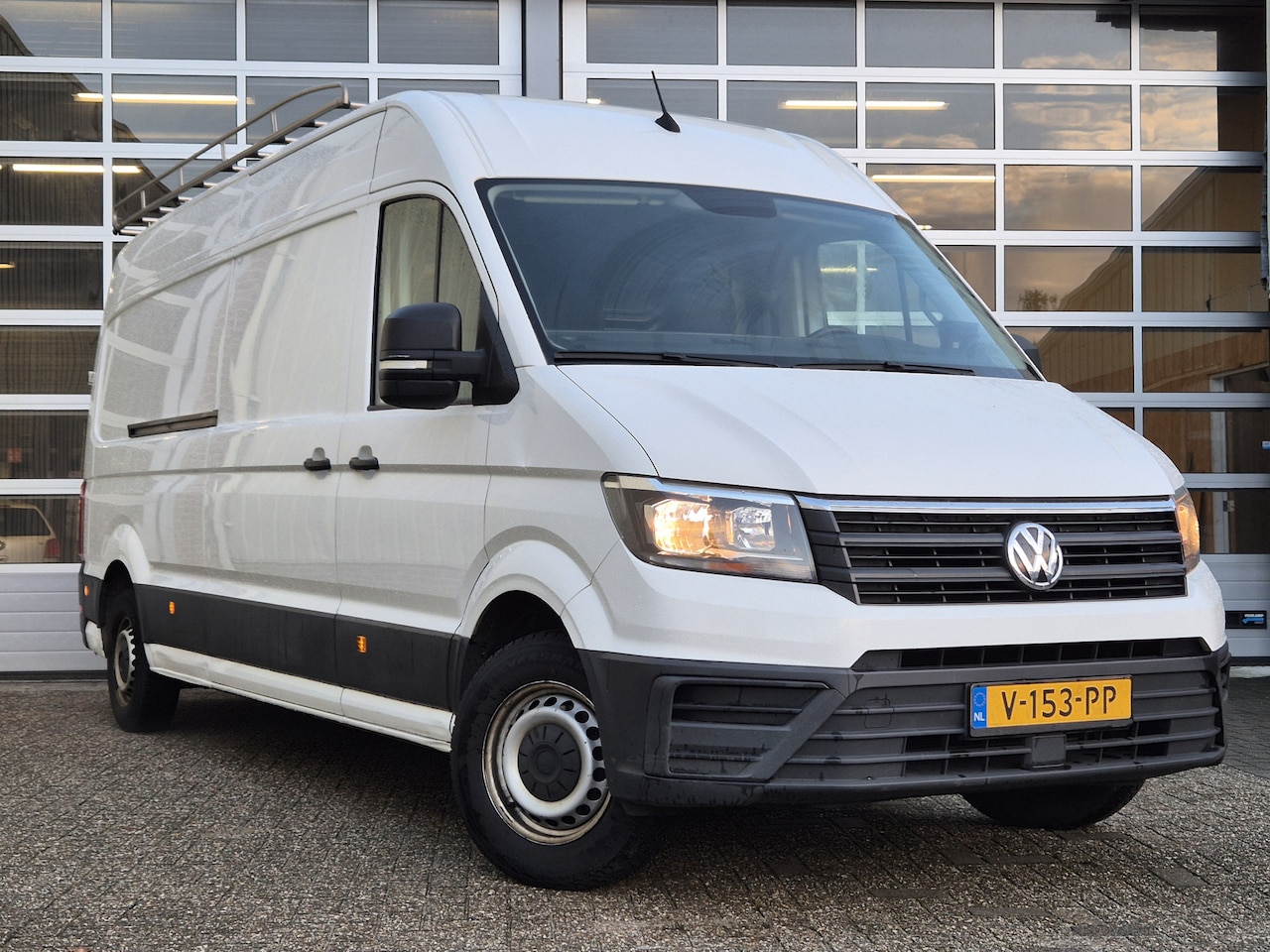 Volkswagen Crafter - 35 2.0 TDI L4H3 | AIRCO | TREKHAAK | CAMERA | - AutoWereld.nl