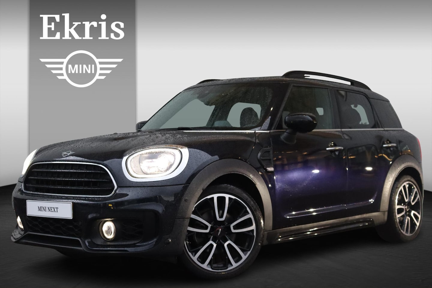 MINI Countryman - Mini 1.5 Cooper Head-Up Display / JCW Pakket / Harman Kardon / Stoelverwarming / Navigatie - AutoWereld.nl