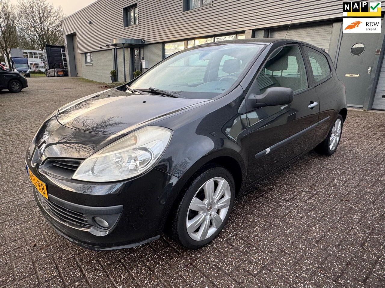 Renault Clio - 1.4-16V Expression 1.4-16V Expression - AutoWereld.nl