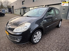 Renault Clio - 1.4-16V Expression