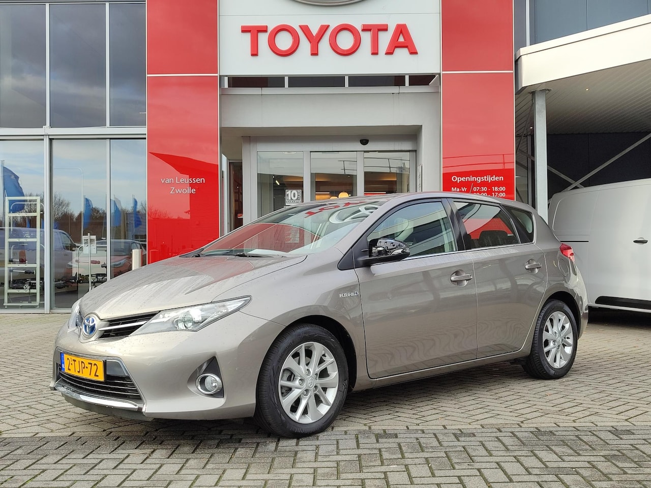 Toyota Auris - 1.8 Hybrid Dynamic CRUISE KEYLESS BLUETOOTH CAMERA CLIMA 16' LM-VELGEN NL-AUTO - AutoWereld.nl