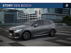 BMW 2-serie Active Tourer - 218i High Executive M Sport Automaat / Trekhaak / Sportstoelen / Stoelverwarming / M Adapt