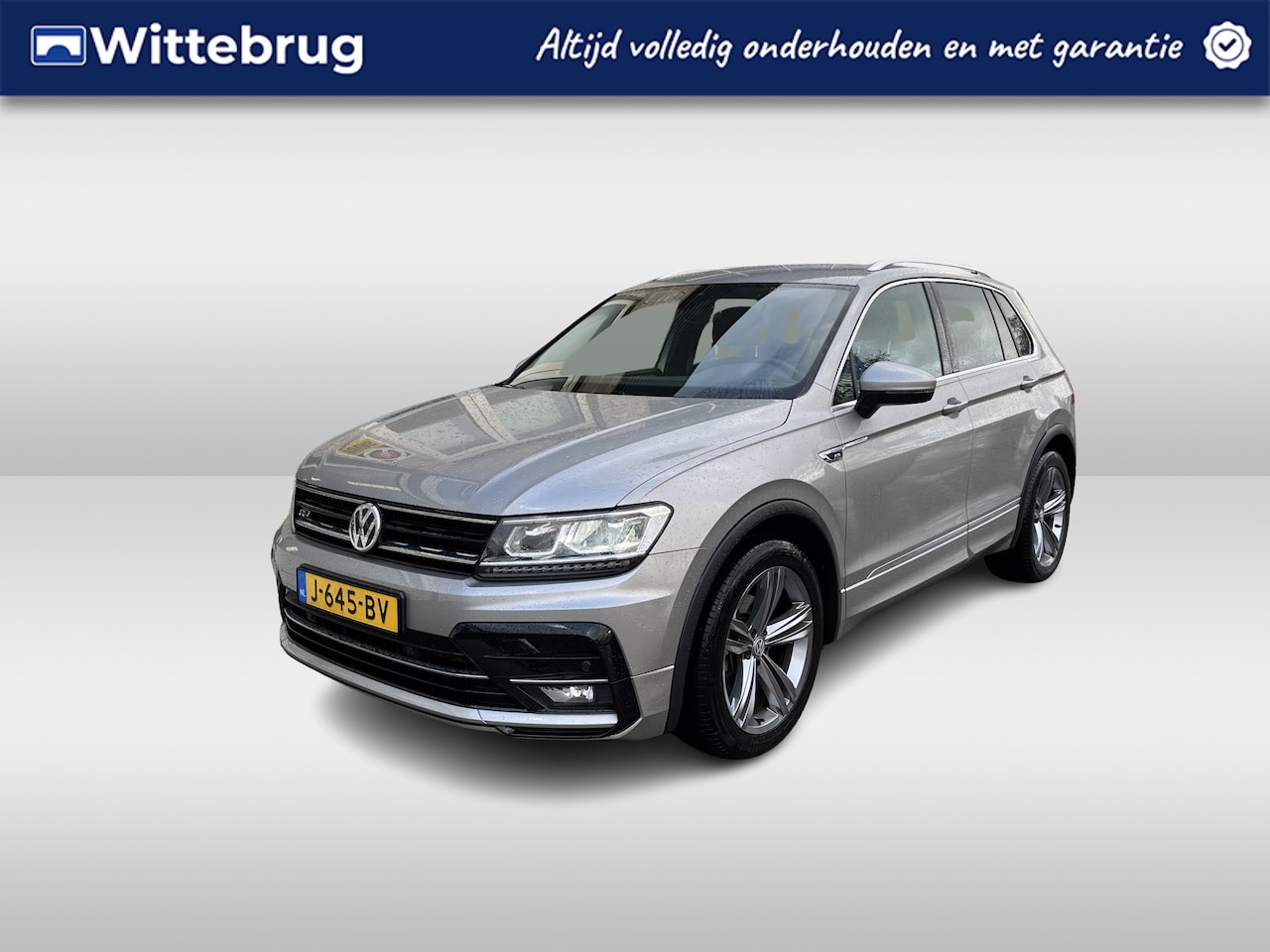 Volkswagen Tiguan - 1.5 TSI R-Line / PARK. SENSOREN/ LED/ STOELVERWARM./ KEYLESS/ DIGITAL DASHBOARD/ ADAPT. CR - AutoWereld.nl