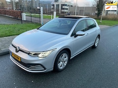 Volkswagen Golf - 1.5 TSI Style | PANO | PDC | Sfeerverlichting | Stoel en stuurverwarming