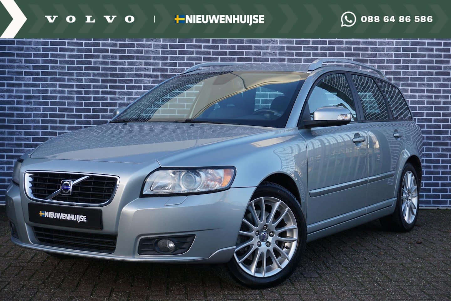 Volvo V50 - 2.4 Edition II | Youngtimer | 100% Dealer onderhouden | Trekhaak | Bluetooth | Bi-Xenon | - AutoWereld.nl