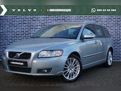 Volvo V50 - 2.4 Edition II | Youngtimer | 100% Dealer onderhouden | Trekhaak | Bluetooth | Bi-Xenon |