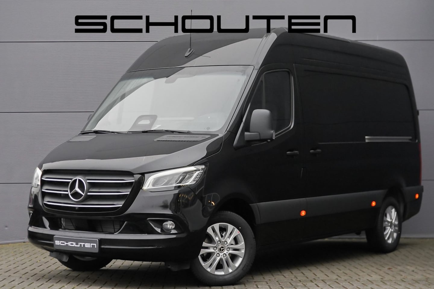 Mercedes-Benz Sprinter - 319 1.9 CDI L2H2 RWD 2x Auto Schuifdeur 360° Distronic Navi Trekhaak 3.5T - AutoWereld.nl