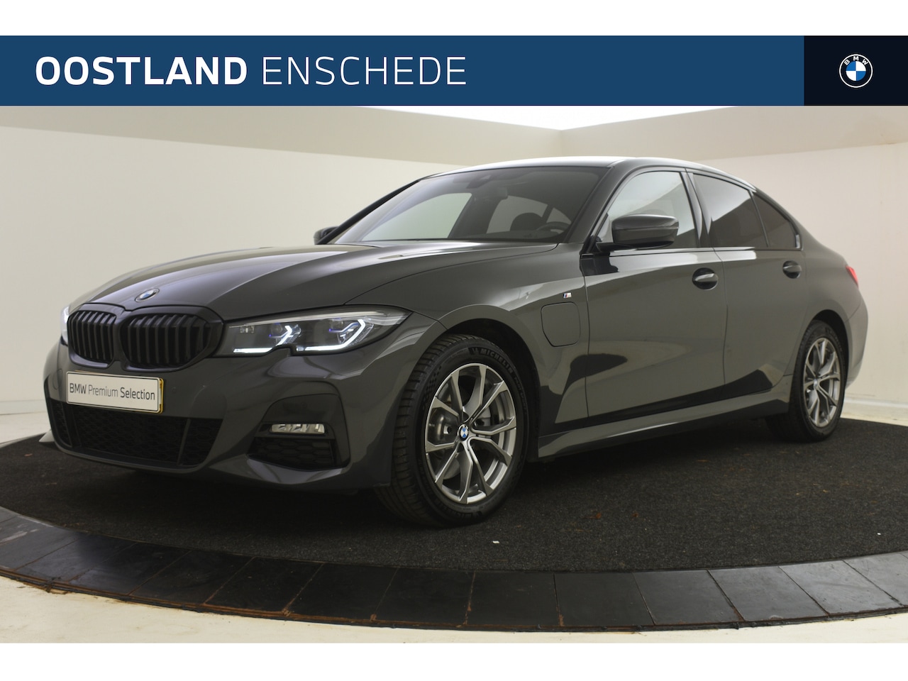 BMW 3-serie - 320e High Executive M Sport Automaat / Laserlicht / Sportstoelen / Live Cockpit Profession - AutoWereld.nl