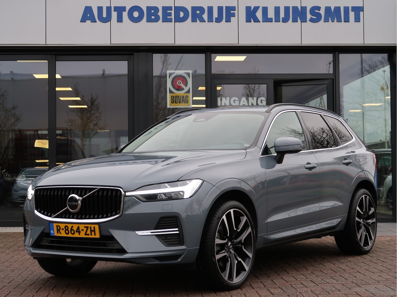 Volvo XC60 - 2.0 B5 Momentum Advanced | Leder | Comf Stoelen | Camera | - AutoWereld.nl