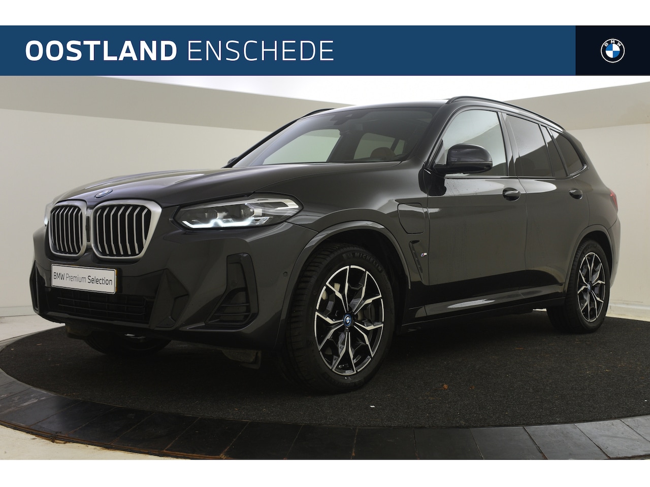 BMW X3 - xDrive30e High Executive M Sport Automaat / Panoramadak / Trekhaak / Sportstoelen / Stoelv - AutoWereld.nl