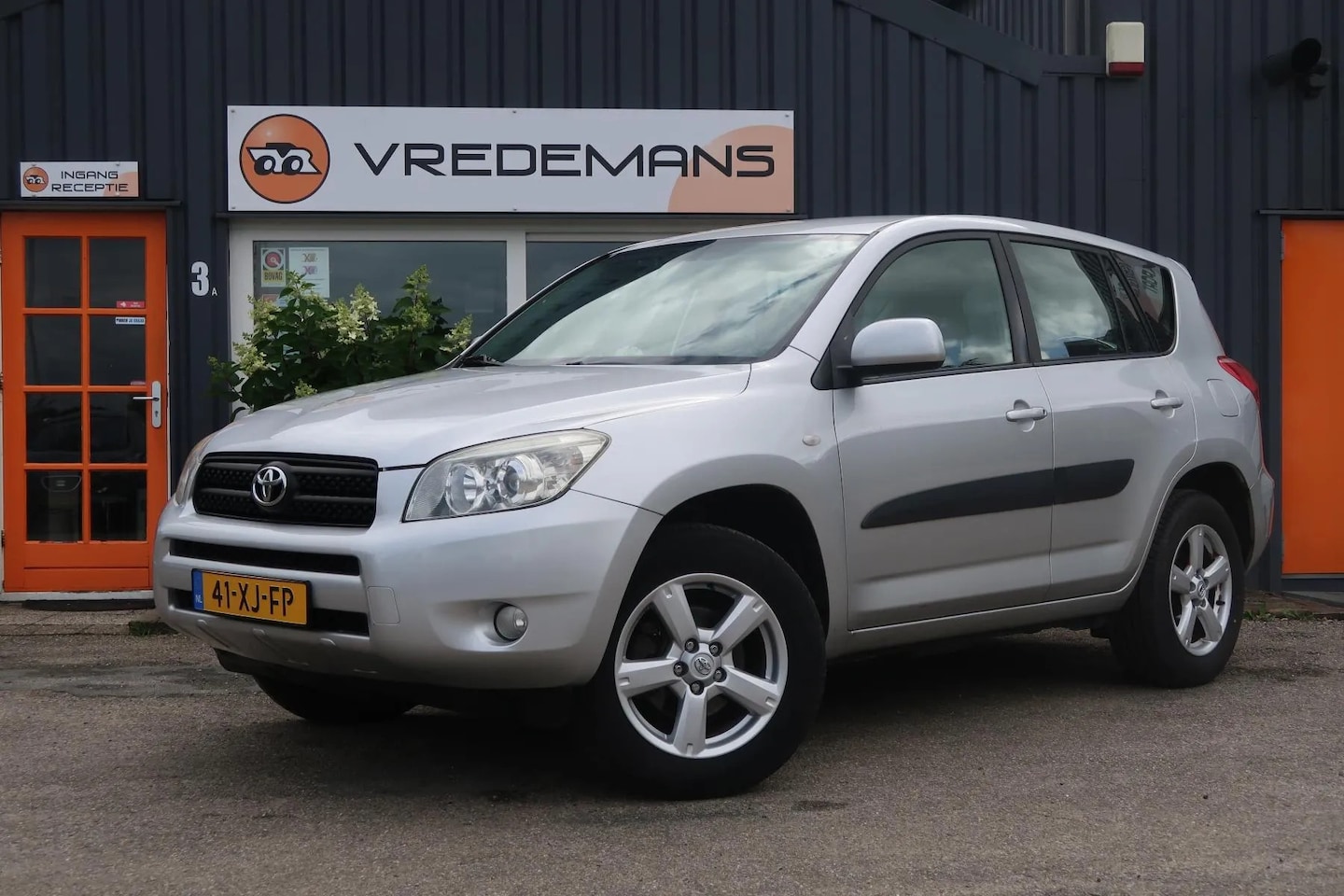 Toyota RAV4 - 2.0 VVTi Linea Sol 2.0 VVTi Linea Sol - AutoWereld.nl