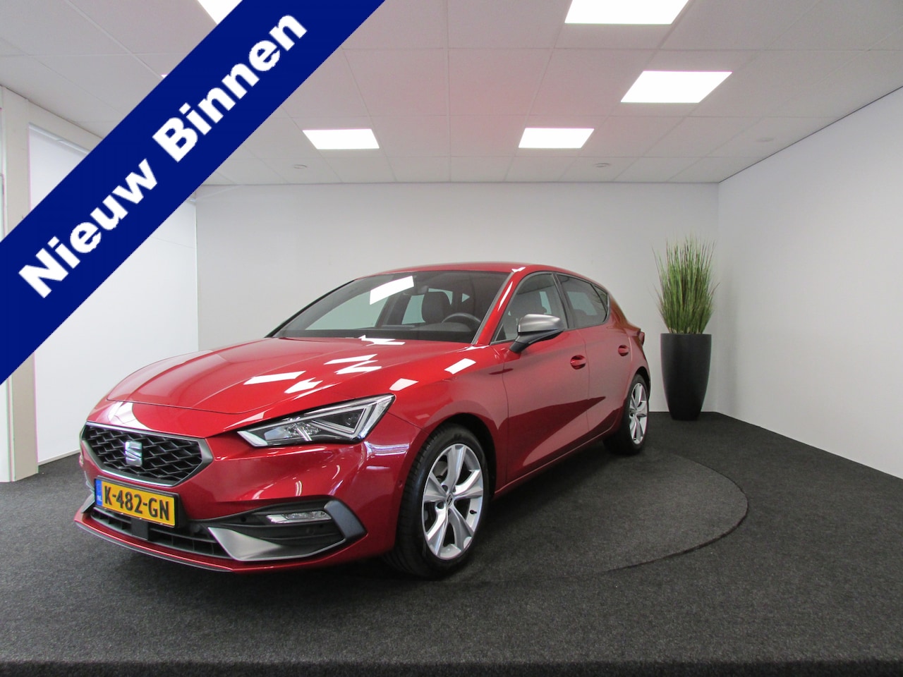 Seat Leon - 1.5 eTSI FR I Digitaal dashboard I Automaat I Achteruitrijcamera I Stoelverwarming I - AutoWereld.nl