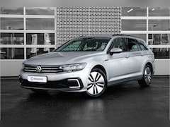 Volkswagen Passat Variant - 1.4 TSI eHybrid 160 kW/218 pk | Camera | Stoelverwarming |