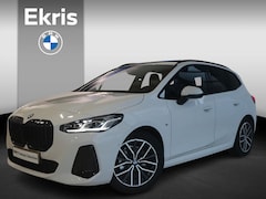 BMW 2-serie Active Tourer - 220i M-sportpakket / Premium Pack / Travel Pack / Panoramadak / Elektr. Trekhaak