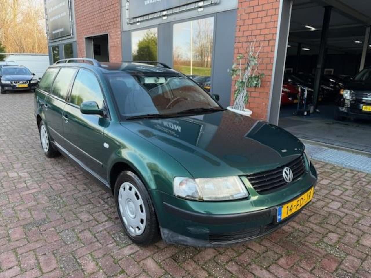 Volkswagen Passat Variant - 1.8-5V Trendline Clima - AutoWereld.nl