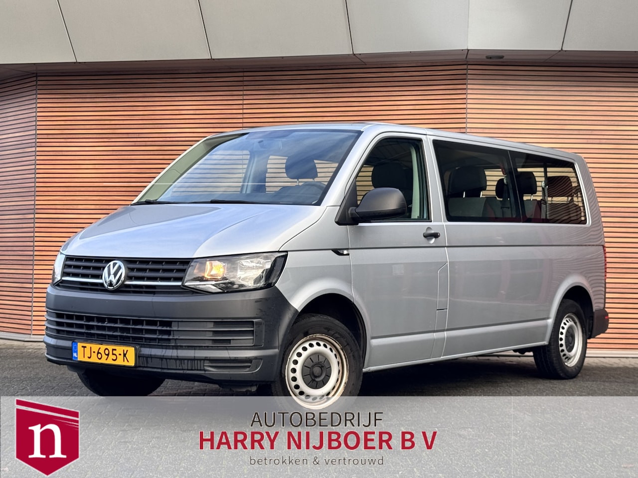 Volkswagen Transporter Kombi - 2.0 TDI 9 persoons / Airco / Prijs is excl btw en incl bpm - AutoWereld.nl