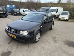 Volkswagen Golf - 1.6 Trendline