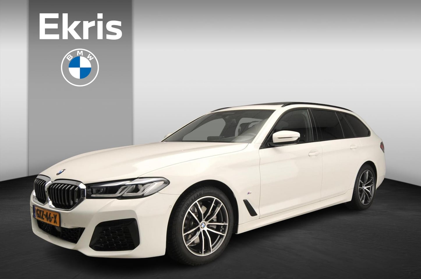 BMW 5-serie Touring - 520d | M-Sportpakket | Laserlicht | Leder | HUD | Schuifdak | Comfortzetels | Keyles go | - AutoWereld.nl