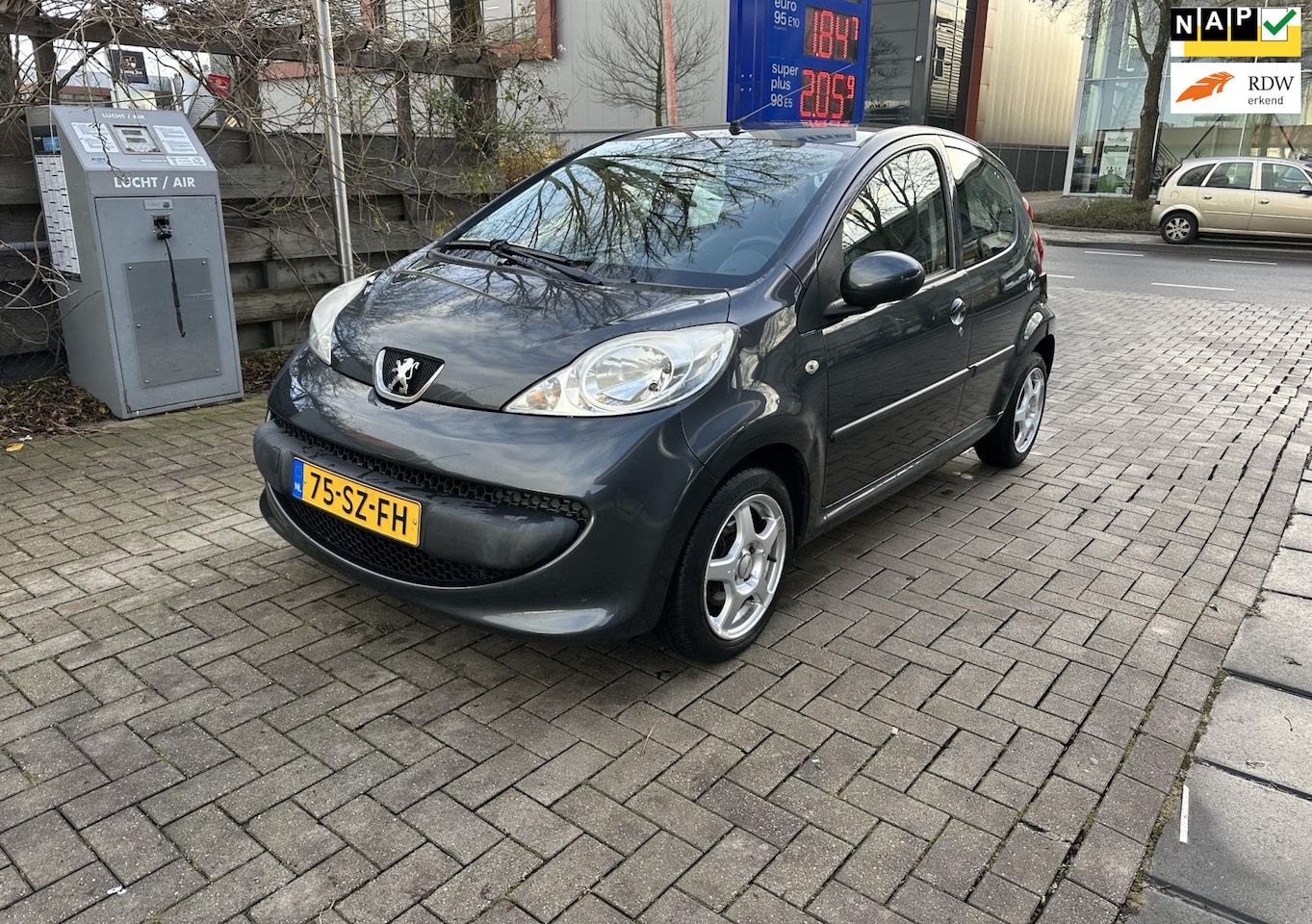 Peugeot 107 - 1.0-12V XS 5drs met Airco - AutoWereld.nl