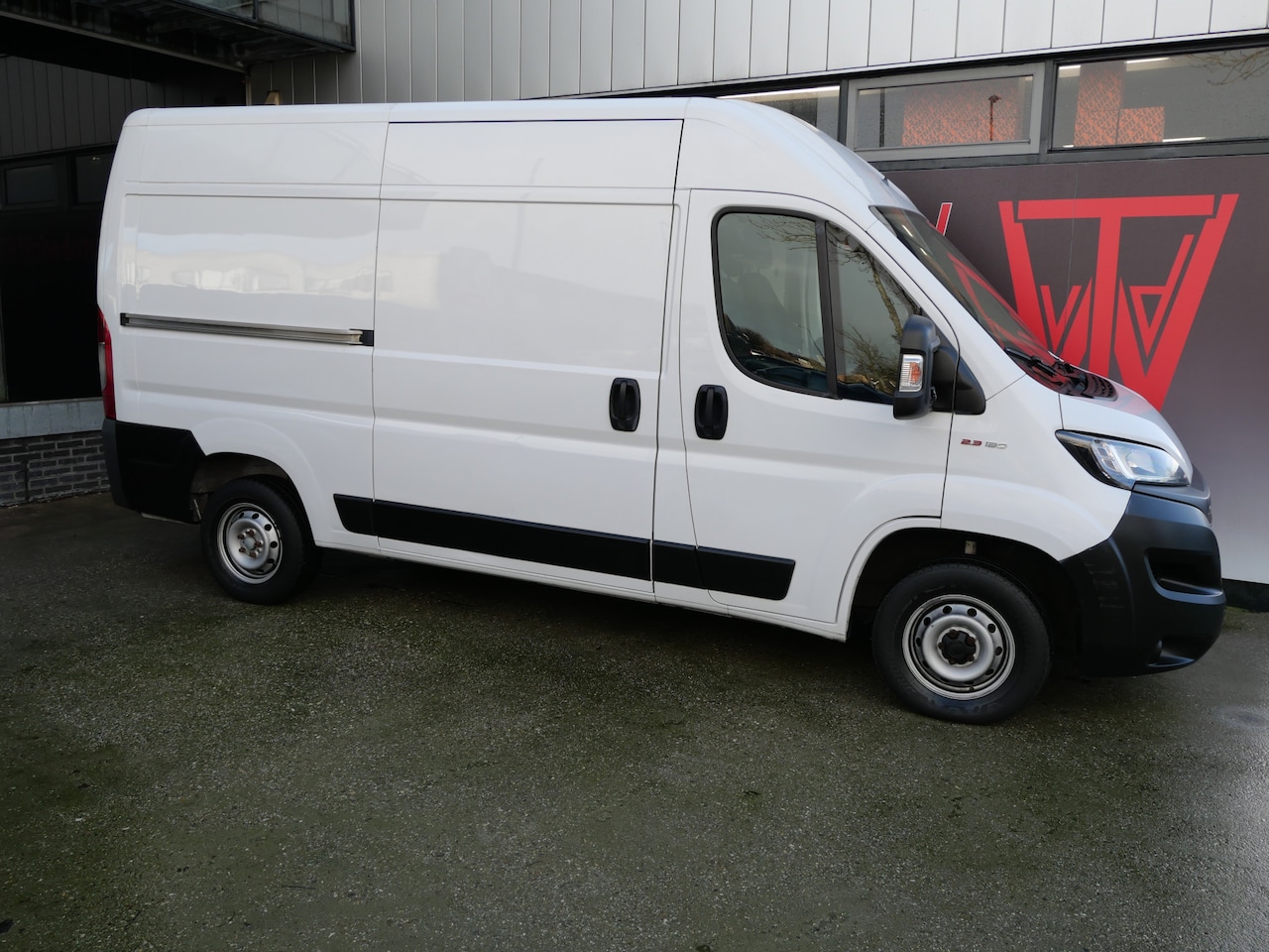 Fiat Ducato - 30 2.3 MULTIJET L2H2 EXECUTIVE | CLIMA | CRUISE | CAMERA | TREKHAAK | EURO 6!! - AutoWereld.nl