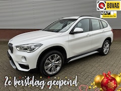 BMW X1 - sDrive20i Orange Edition III|Automaat|Leder|Camera|Head-Up|Carplay|Stoelverwarming|Trekhaa