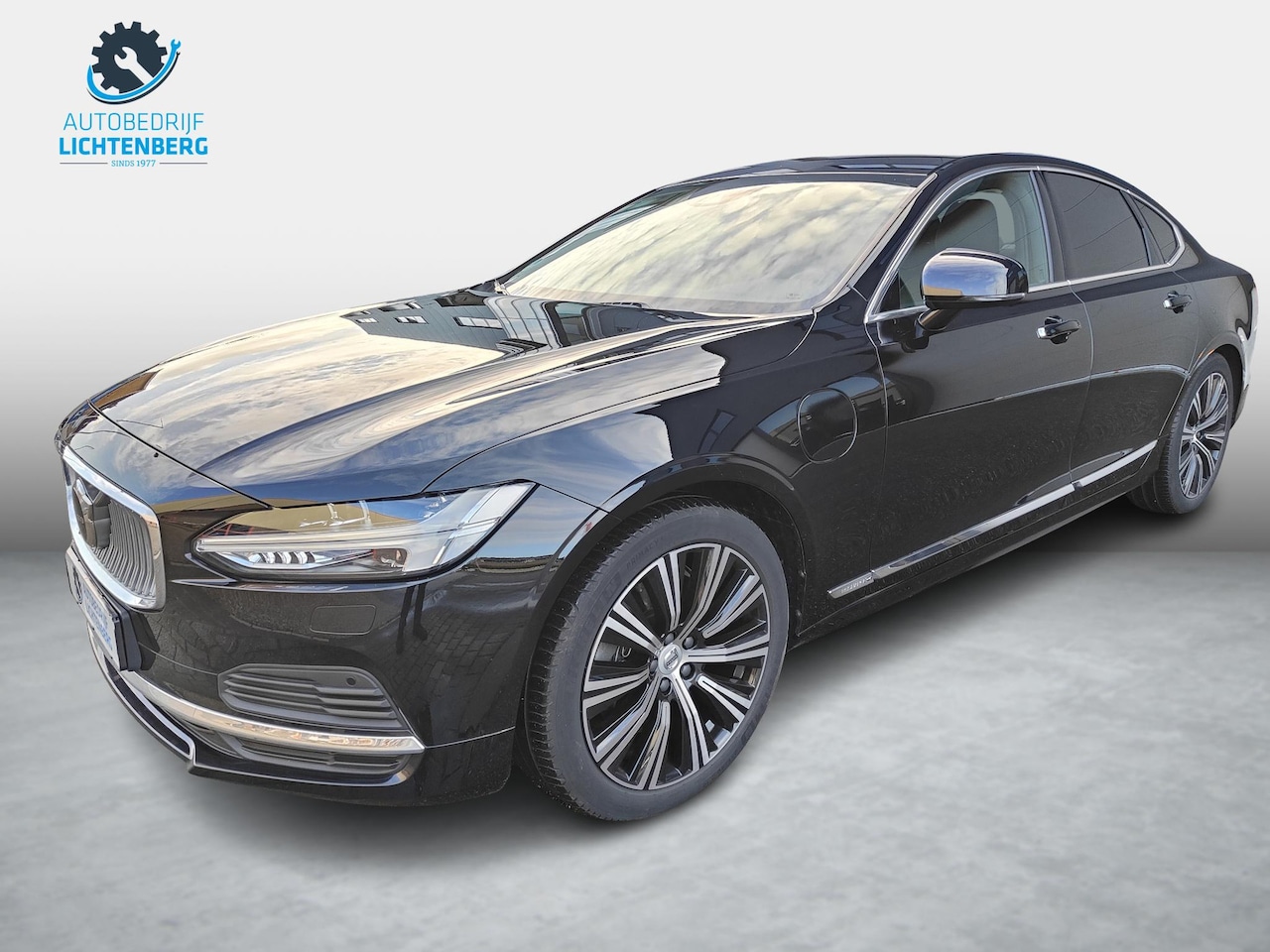 Volvo S90 - 2.0 T8 AWD Inscription Trekhaak / Plug-in / Stoelverwarming - AutoWereld.nl