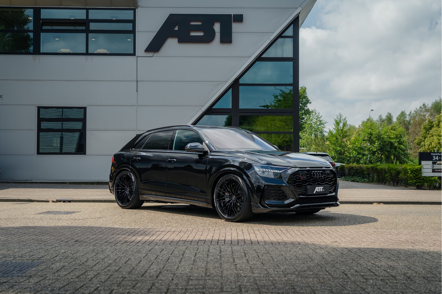 Audi RSQ8 - 4.0 TFSI quattro ABT | ABT HR23 Glossy Black | ABT uitlaat | Dynamic Plus | Keramisch | B& - AutoWereld.nl