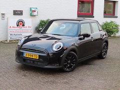 MINI Cooper - 5-Deurs (f55) 1.5 136pk Aut Camden Edition/ Lederen bekleding/ Keyless entry/ Navigatie/ A