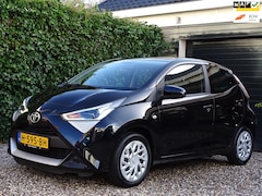 Toyota Aygo - 1.0 VVT-i x-play | Achteruitrijcamera | Airco | Bluetooth | Carplay