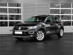 Volkswagen T-Roc - 1.5 TSI Sport 150pk DSG Automaat | Camera | Trekhaak | 1e eigenaar |