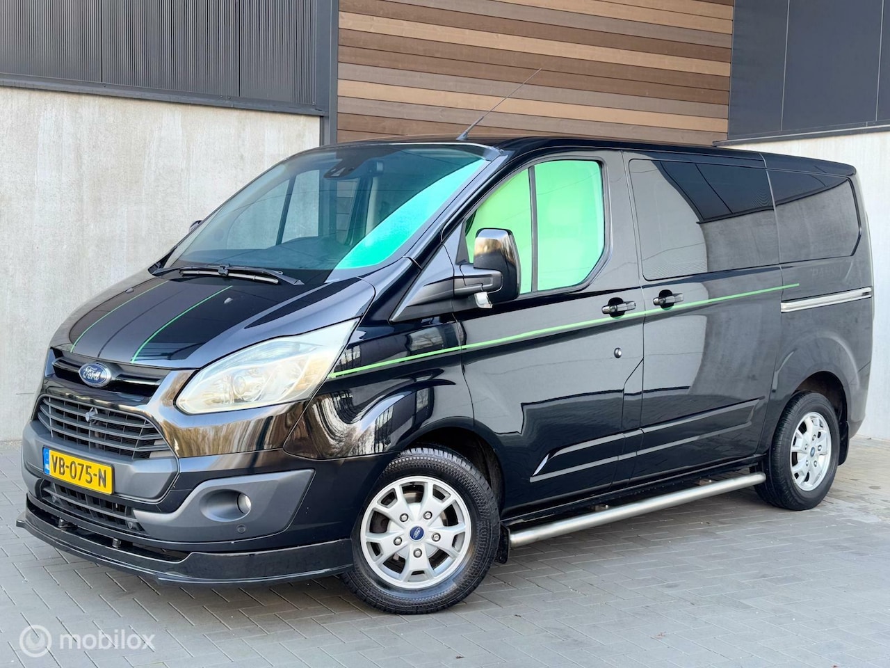 Ford Transit Custom - 270 2.2 TDCI L1H1 Limited DC 270 2.2 TDCI L1H1 Limited DC - AutoWereld.nl