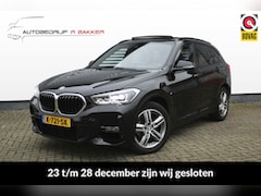 BMW X1 - sDrive18i M-sport // Panoramadak - LED - Camera - Sfeerverlichting - M Sport interieur - M