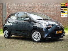 Toyota Aygo - 1.0 VVT-i x-play AUTOMAAT, Airco, Bluetooth, A.rij Camera. Ned. Auto