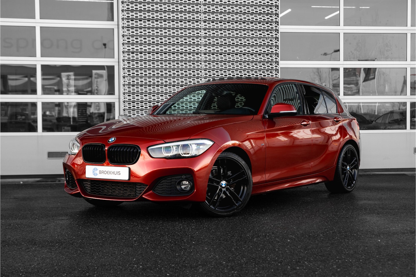 BMW 1-serie - 118i Corporate Lease High Executive | Schuif/kanteldak | - AutoWereld.nl