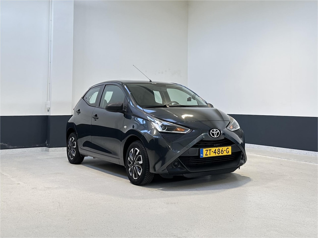 Toyota Aygo - 1.0 VVT-i x-fun | NL | 5-DRS | Airco | Elektrisch pakket| 1Eig | - AutoWereld.nl