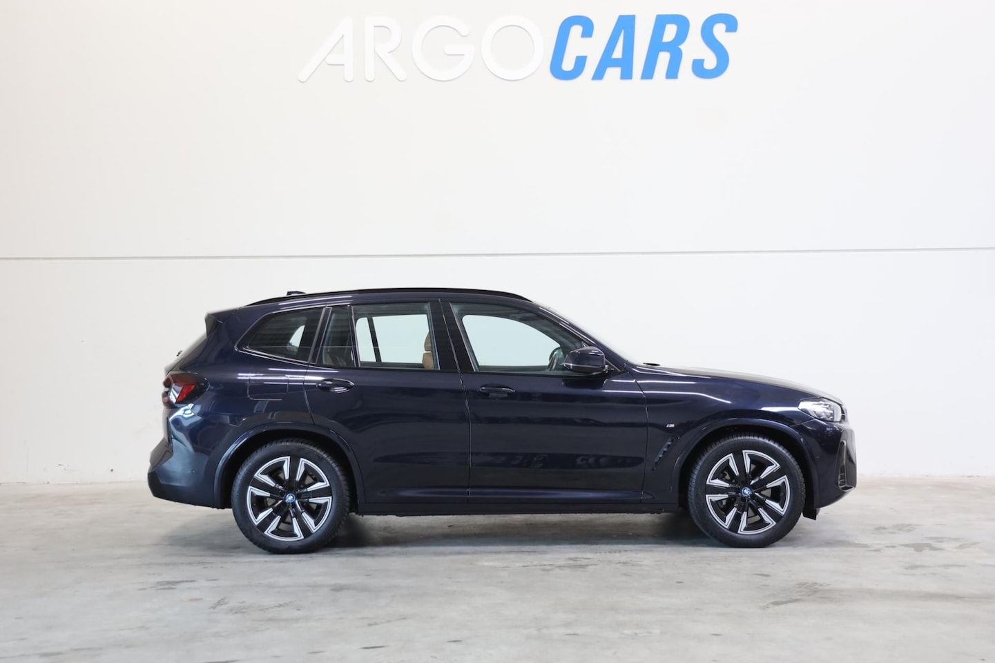 BMW iX3 - M-SPORT PANORAMA High Executive 80 kWh Adaptieve LED Parking Assistant Plus Gesture Contro - AutoWereld.nl