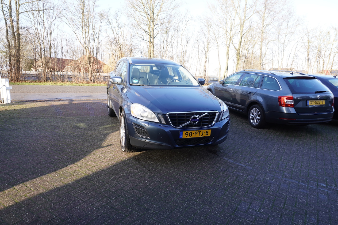 Volvo XC60 - 2.0T Summum LEER CLIMA NAVI CRUISE - AutoWereld.nl