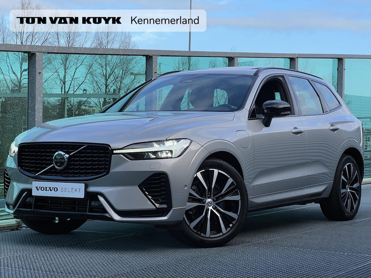 Volvo XC60 - 2.0 T6 Plug-in hybrid AWD Ultimate Dark - AutoWereld.nl