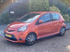 Toyota Aygo - 1.0 VVT-i Comfort Orange 2012 Airco 5-deurs Zuinig NAP Elektrische ramen Nederlandse auto