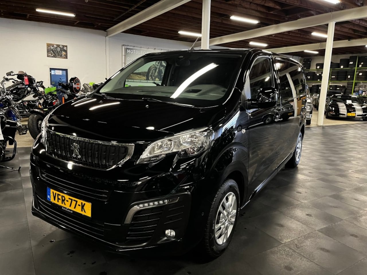 Peugeot Expert - 2.0 BLUE HDI ASPHALT L3H1 *3-PERS. - LEDER - NAVI - CAMERA - TRE - AutoWereld.nl