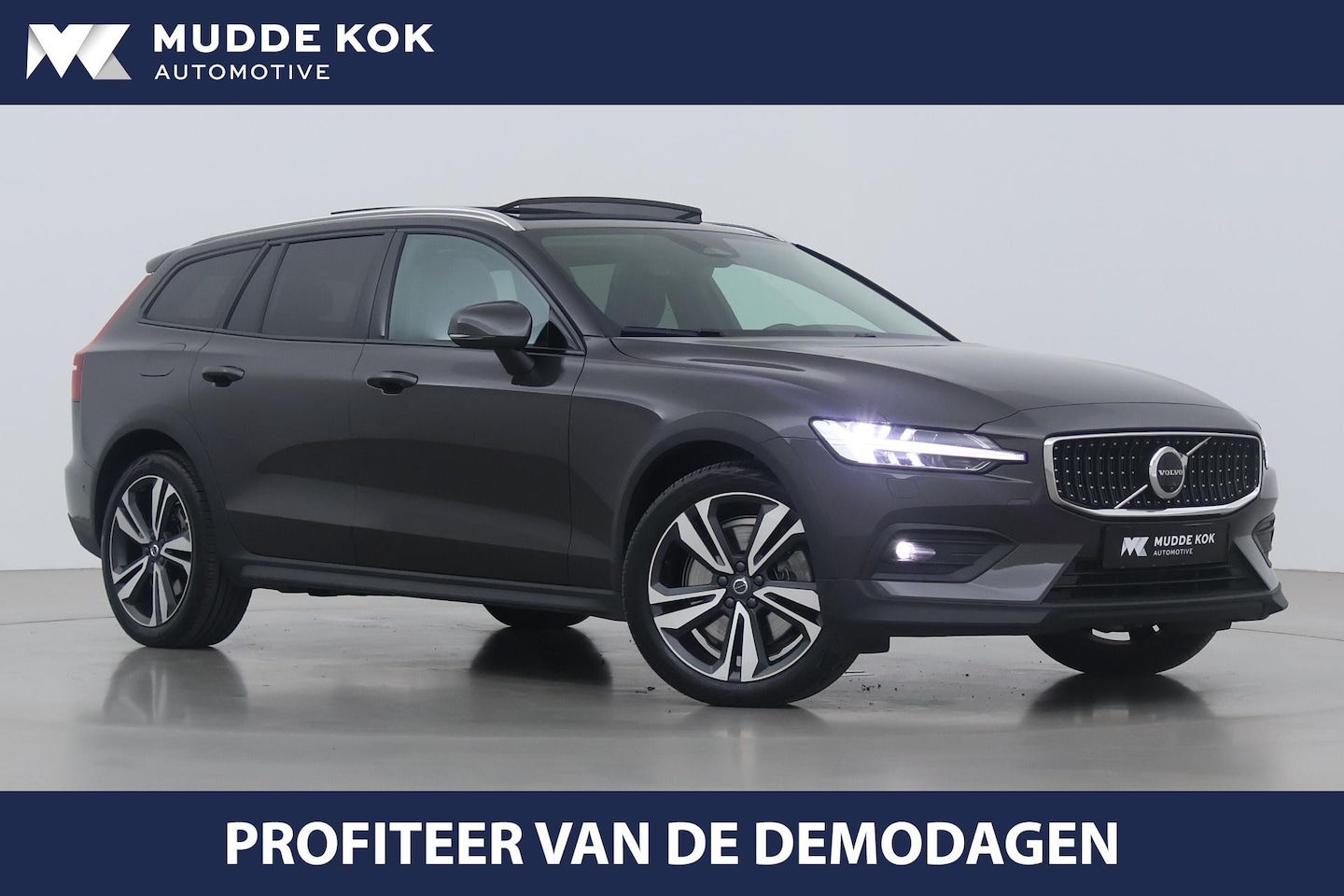 Volvo V60 Cross Country - B5 AWD Plus Bright | Panoramadak | 360° Camera | ACC | harman/kardon | BLIS | 19 Inch - AutoWereld.nl