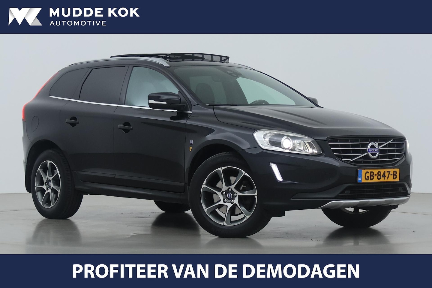 Volvo XC60 - T5 FWD Ocean Race | Panoramadak | Leder | Trekhaak | Xenon | Elek. Achterklep | Camera - AutoWereld.nl