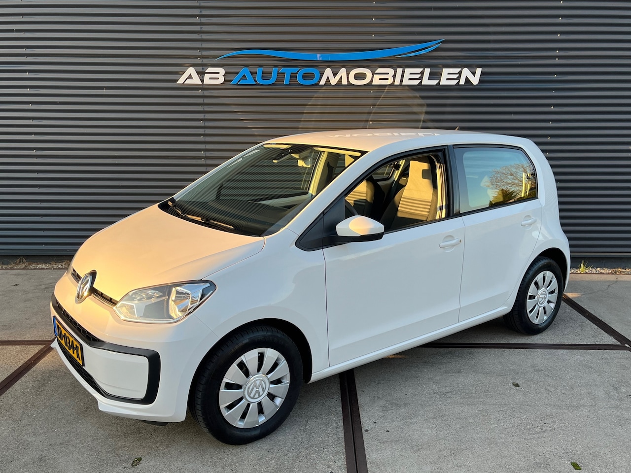 Volkswagen Up! - 1.0 BMT move up! 5 DEURS/ BLUETOOTH/ LED VERL - AutoWereld.nl