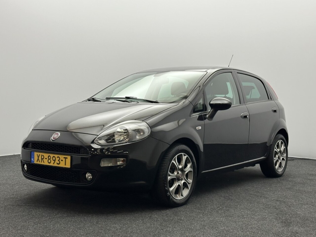 Fiat Punto Evo - 0.9 TwinAir Sempre | Clima | Navi | 5-deurs | Parkeerhulp | Cruise | Lichtmetalen velgen - AutoWereld.nl