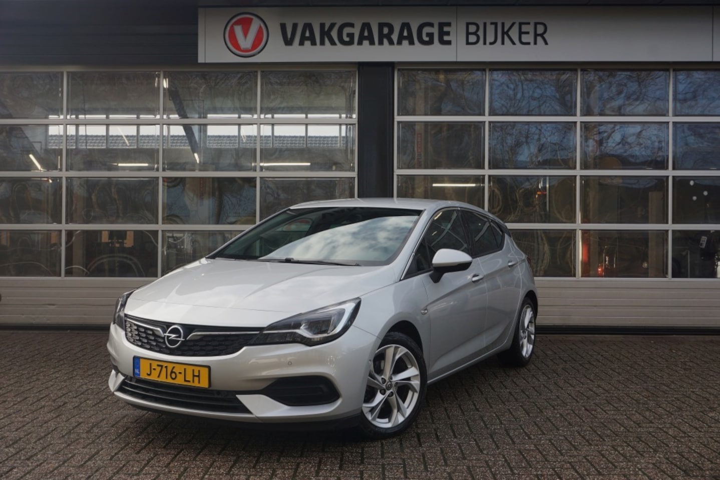 Opel Astra - 1.2 Elegance Camera/Navi/Trekhaak! - AutoWereld.nl