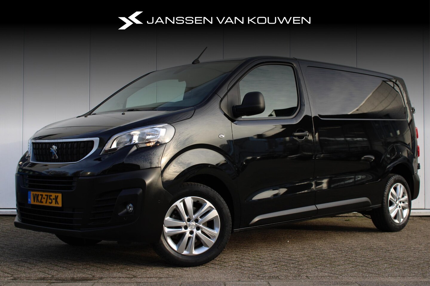 Peugeot Expert - 2.0 BlueHDI 120 pk Standard Premium Parkeercamera / Navigatie / Cruise-Control - AutoWereld.nl