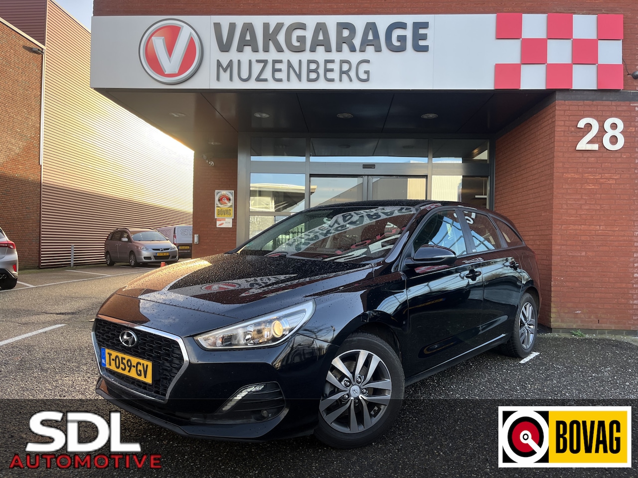 Hyundai i30 Wagon - 1.0 T-GDI Premium // NAVI + CARPLAY // CRUISE // STOELVERWARMING // - AutoWereld.nl