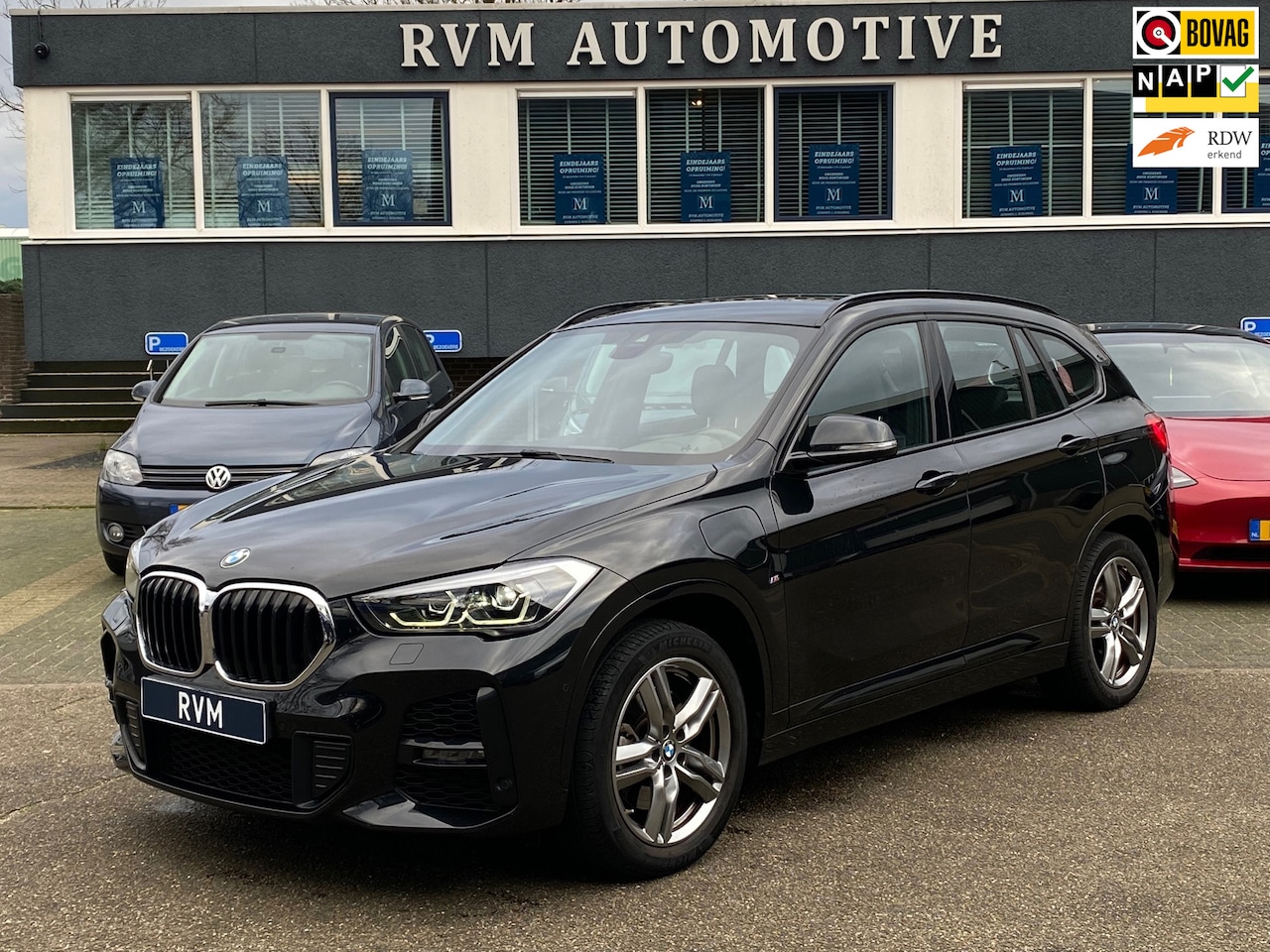 BMW X1 - XDrive25e M SPORT VAN 34.900 VOOR 31.330 EINDEJAARSVOORDEEL 3.570,- | LEDER | NETTE AUTO - AutoWereld.nl