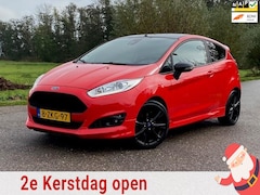 Ford Fiesta - 1.0 EcoBoost Red/Black Edition 3DRS NAVI 140PK NAP GOED ONDERHOUDEN