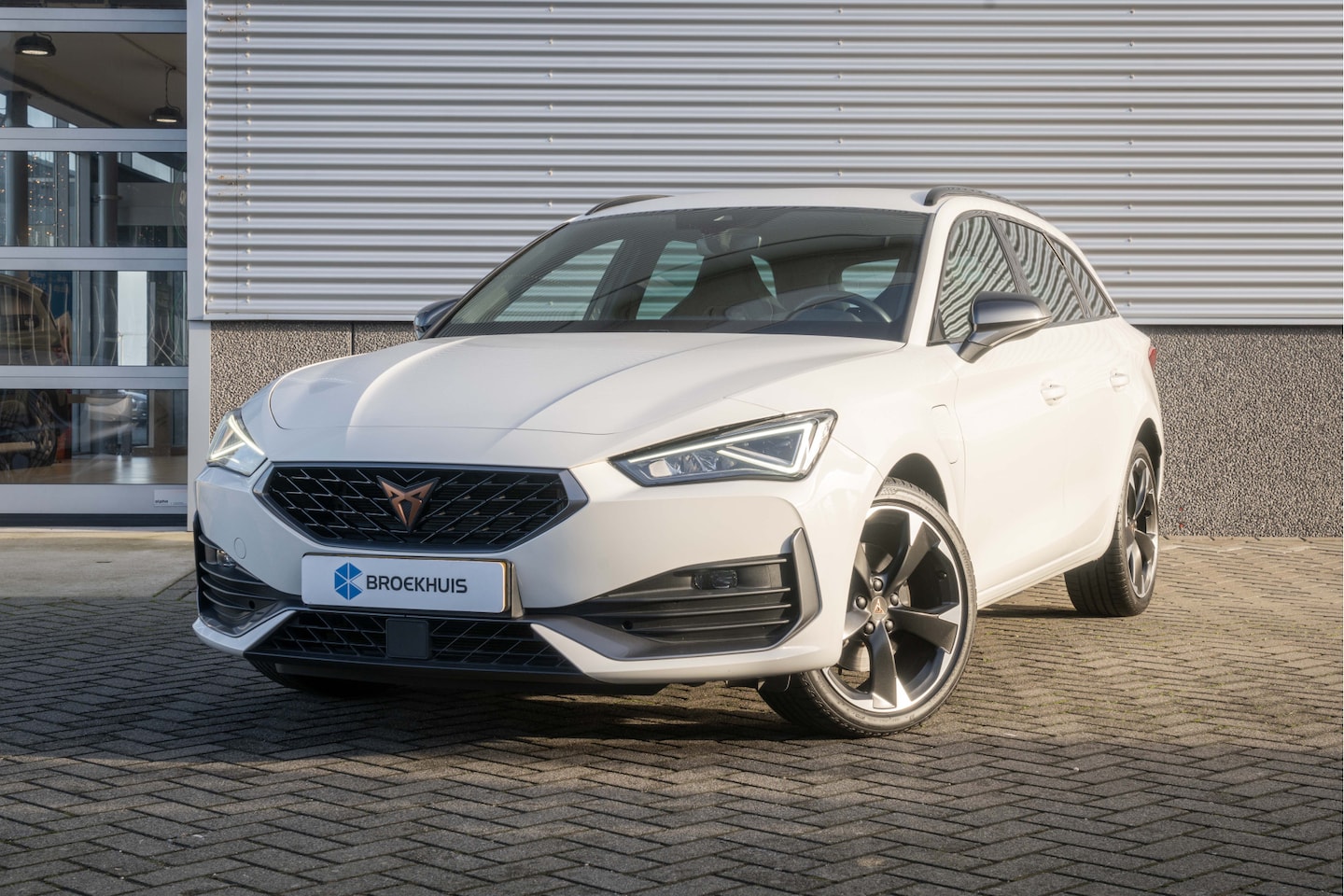 CUPRA Leon Sportstourer - 1.4 e-Hybrid 204 pk phev Business - AutoWereld.nl